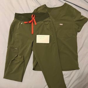 Moss Figs Scrubs